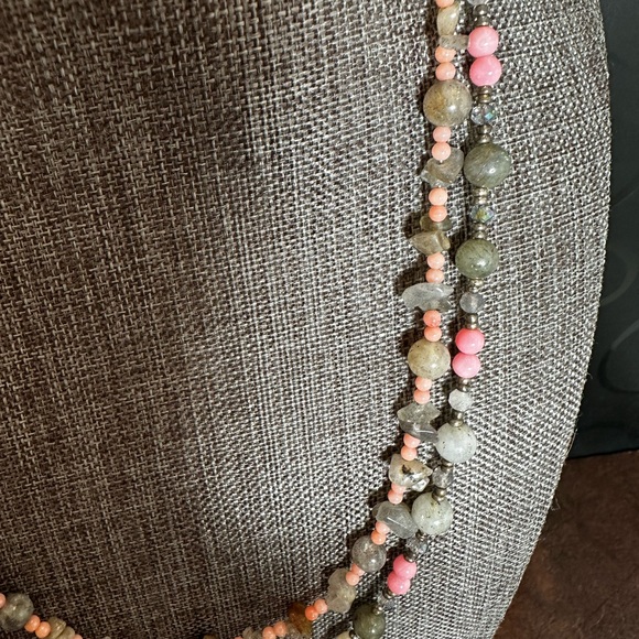 Elegant Multi-Color Beaded Necklace - Picture 2 of 7